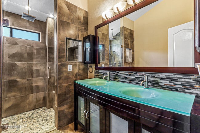 Building Photo - 7229 Golden Hawk Dr