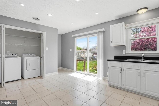 Building Photo - 105 Marl Dr
