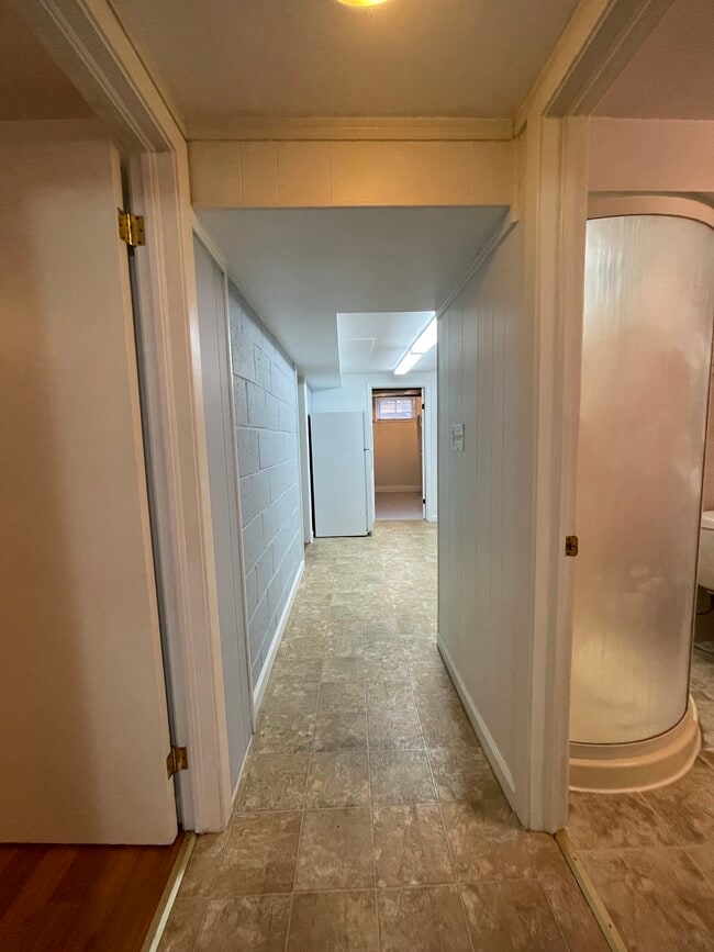 Building Photo - 73 Westbourne Av