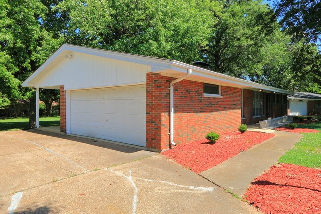 Building Photo - 11950 N. Ranch Drive