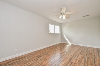 Building Photo - 14938 Mesita Dr