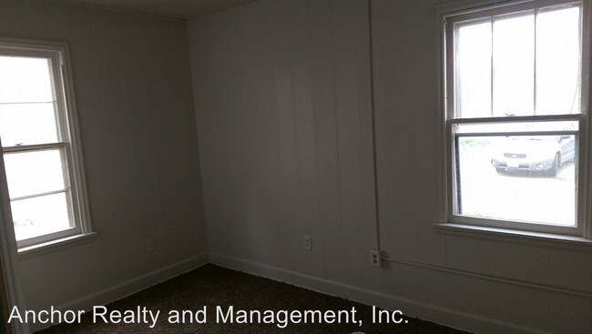 Building Photo - 435 N Broadway