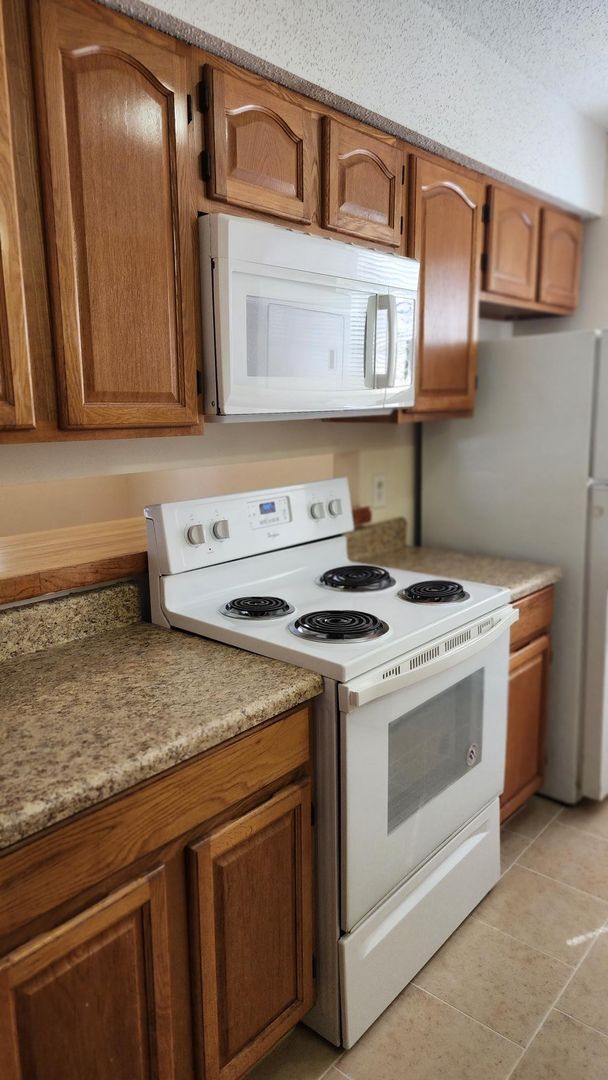 Foto del edificio - Affordable 2Bedroom on the Westside