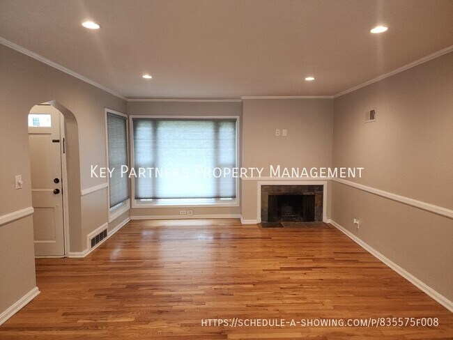 Building Photo - 5122 Clark-