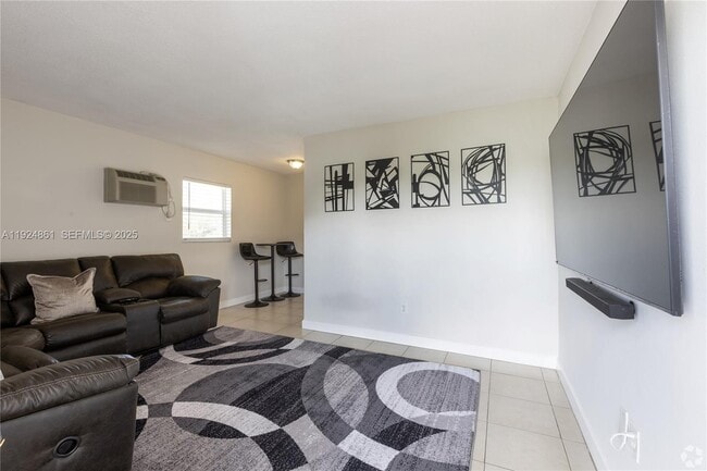 Foto del edificio - 5755 NW 7th Ave