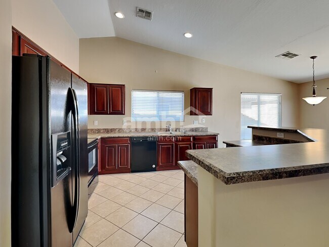 Foto del edificio - 16776 W Mesquite Dr