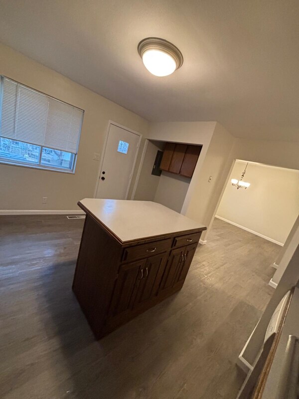 Foto del edificio - 6108 Hickory Hill Ln