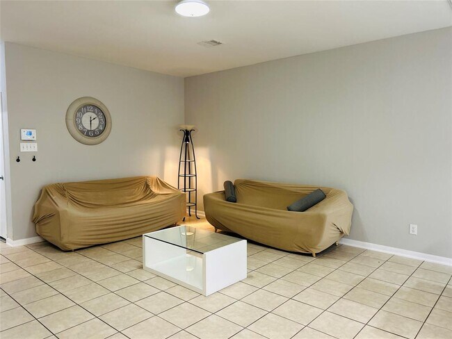 Foto del edificio - 8010 Barnes Ridge Ln