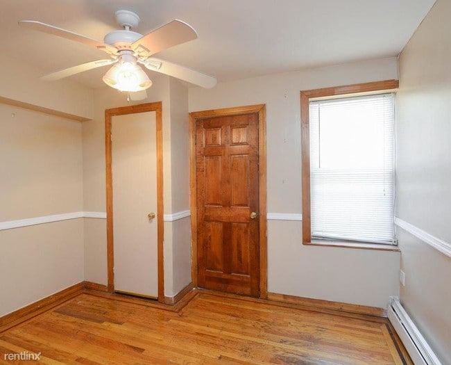 Building Photo - 3 br, 1 bath Apartment - 272 New York Ave