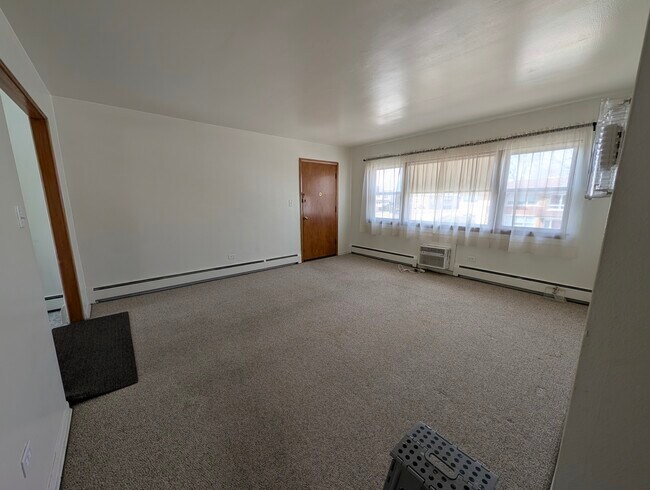 Foto del edificio - 10351 Canterbury St