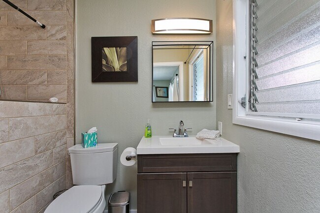 Building Photo - Partially furnished Kailua Home 3bed/2bath...