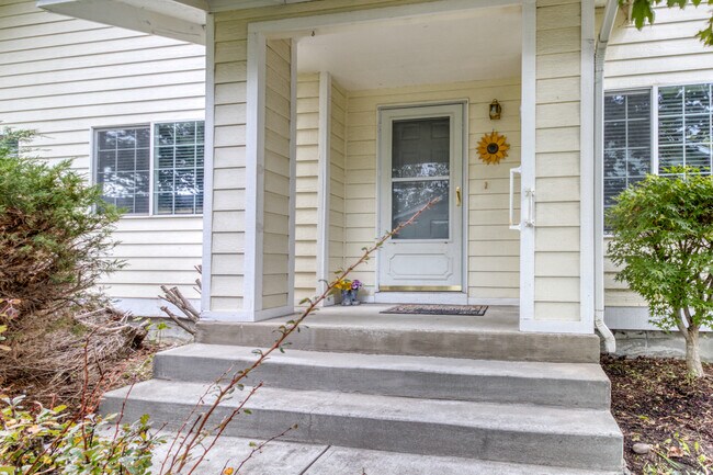 Foto del edificio - 1923 NE Derek Dr