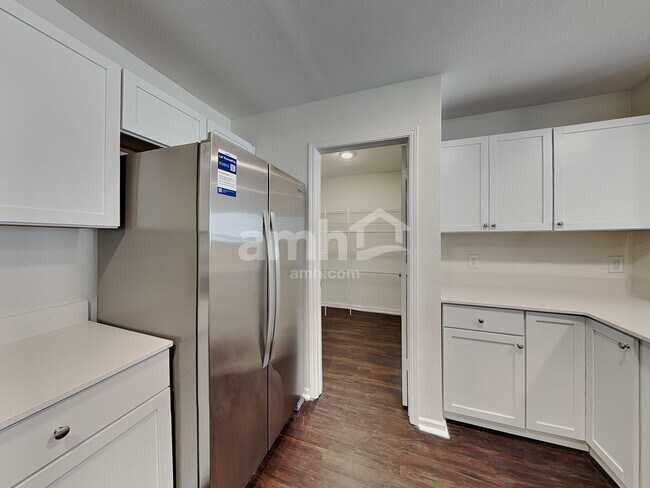 Foto del edificio - 14454 Banister Dr