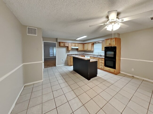 Photo - No Application Fee* $500.00 off 1st months... House