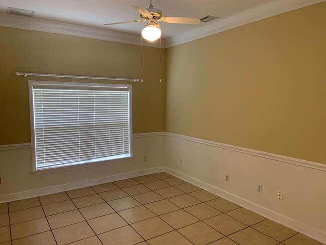 Building Photo - 5 Bedroom/3.5 Bathroom Pool Home On Cul-De-Sac Minutes from Downtown Windermere!!!