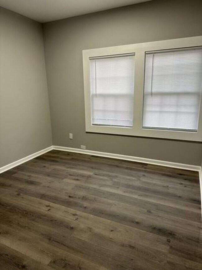 Building Photo - Irvington Living II: Renovated Comfort in a Vibrant Neighborhood