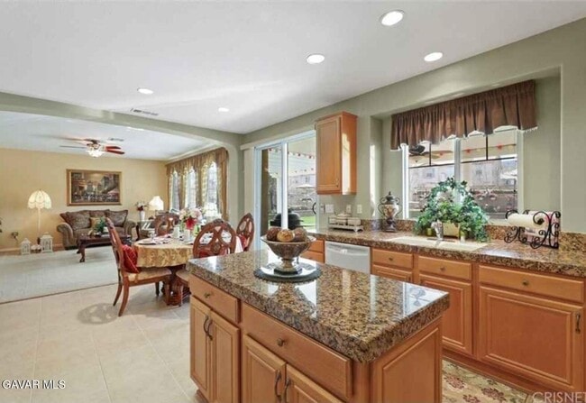 Foto del edificio - 2406 Loganberry Cir