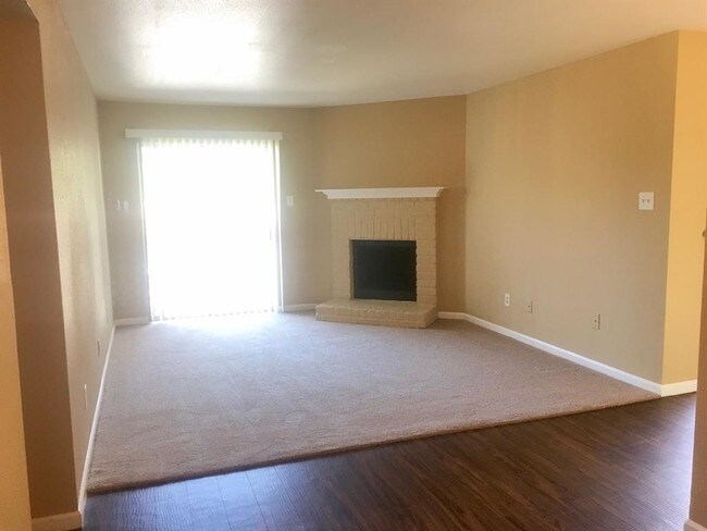 Foto del edificio - 2200 Cypress Landing Rd