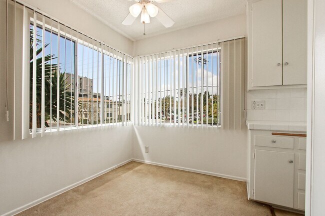 Foto del edificio - 10250 Palms Blvd