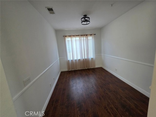 Foto del edificio - 5800 Oakdale Ln