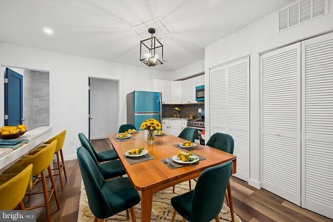 Foto del edificio - 2614 Sylmar St