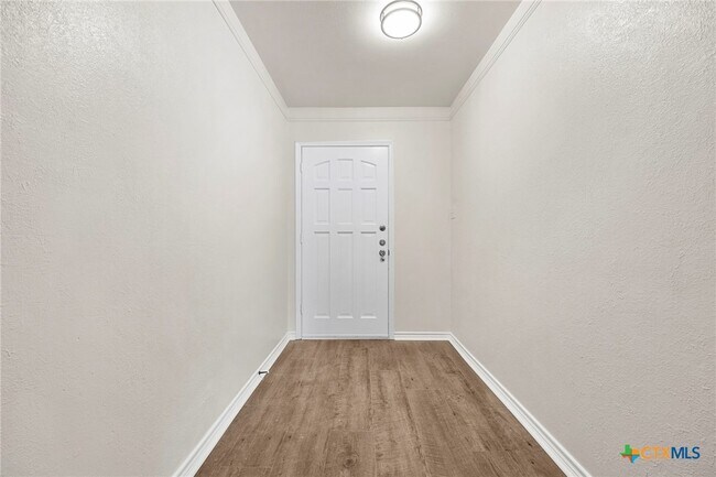 Foto del edificio - 3017 Oaklawn Dr