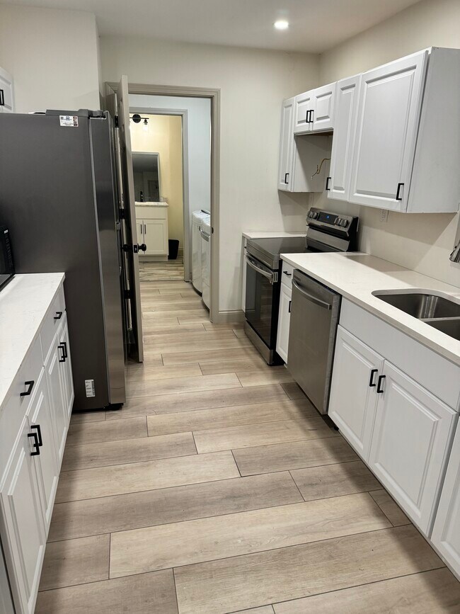 Foto del edificio - 1930 Elna Kay Dr