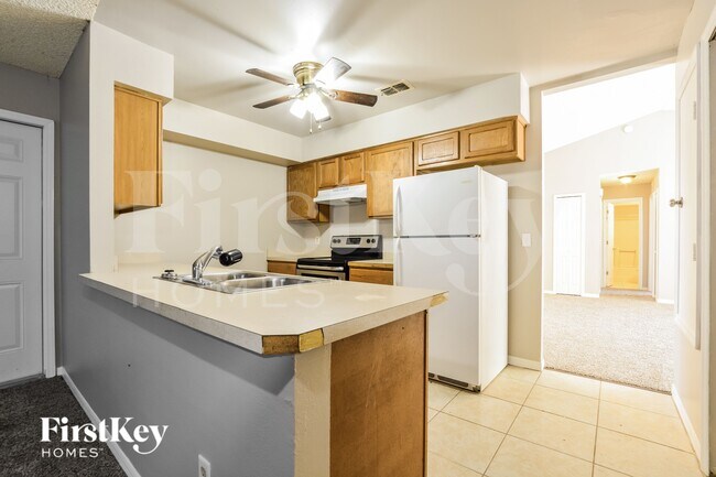 Building Photo - 2175 Carriage Pointe Loop