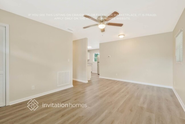 Building Photo - 8020 Pierre Dr