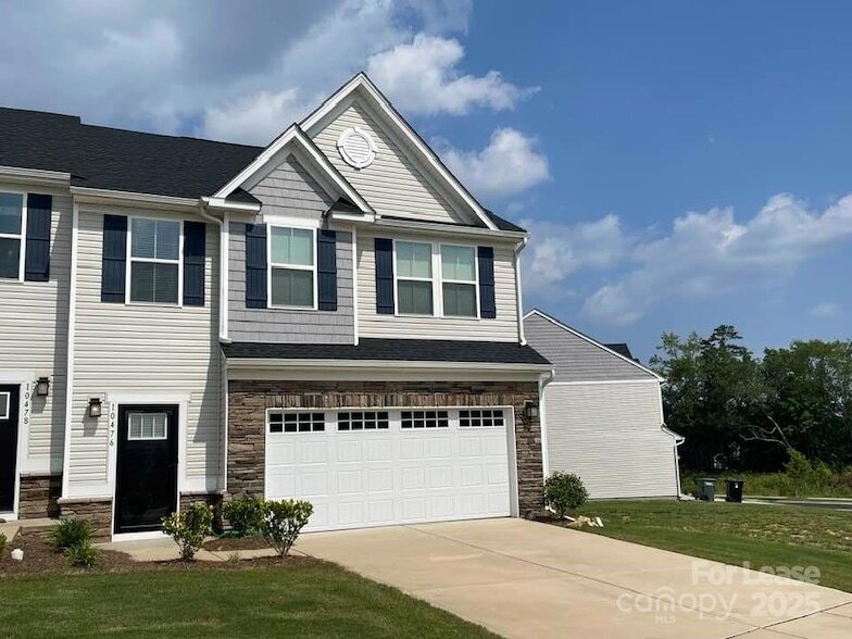 Foto principal - 10476 Dalton Woods Ct NW