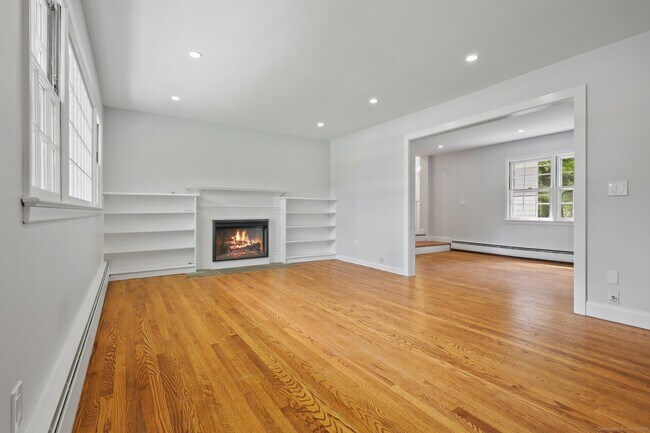 Building Photo - 18 Meyer Pl