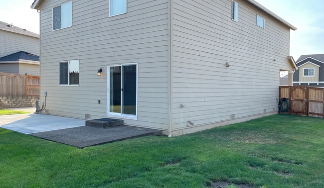 Building Photo - 2777 S Red Tail Loop