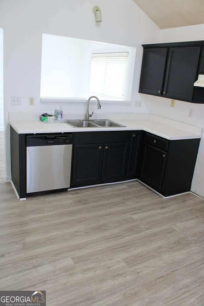 Building Photo - 2400 Miller Oaks Cir