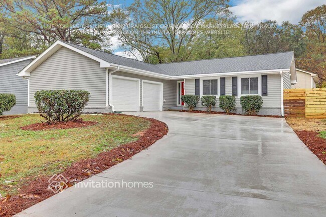 Building Photo - 565 Lakeridge Cir SE