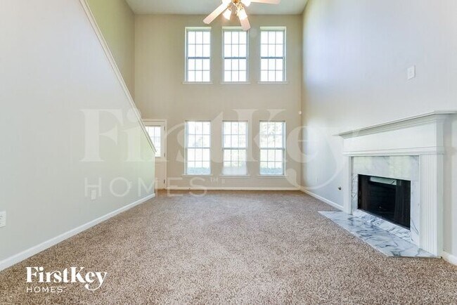 Foto del edificio - 9553 Lakeview Cir