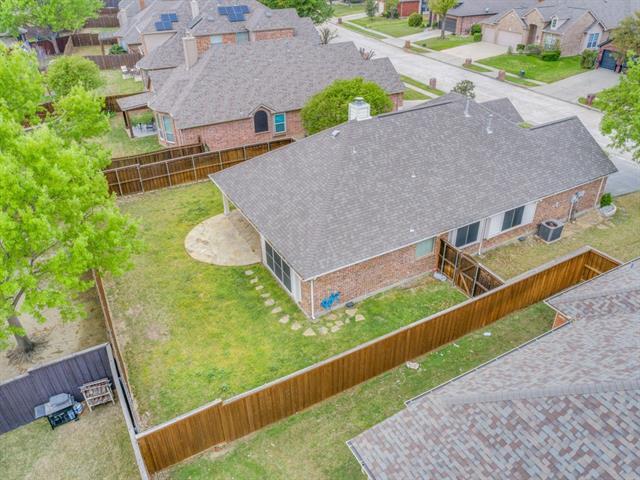 Foto del edificio - 2472 Deerwood Dr