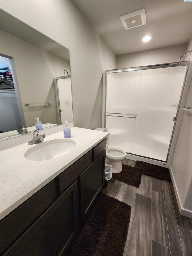 Foto del edificio - For Rent