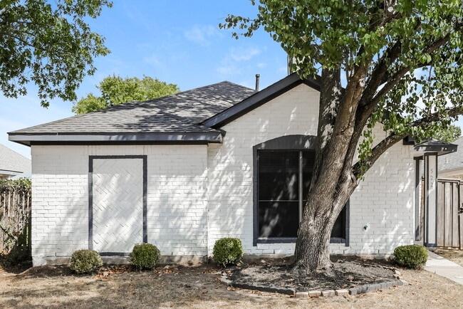 Building Photo - 522 Chancellorsville Dr