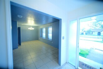 Building Photo - 12327 Bexley Dr