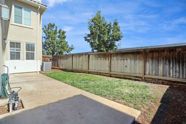 Building Photo - 2130 Prato St