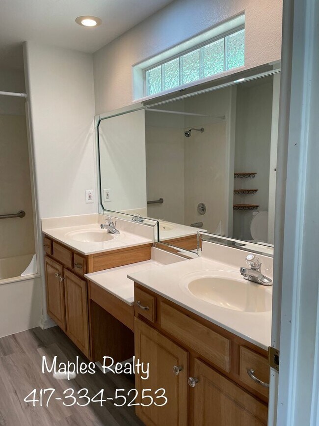 Foto del edificio - 3 Bedroom Single Family Home in The Highla...