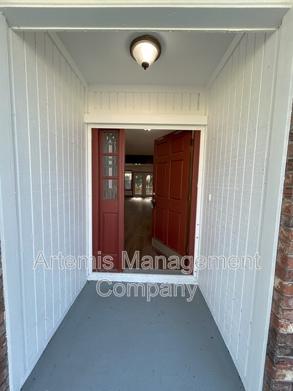 Foto del edificio - 12421 Bears Den Ct