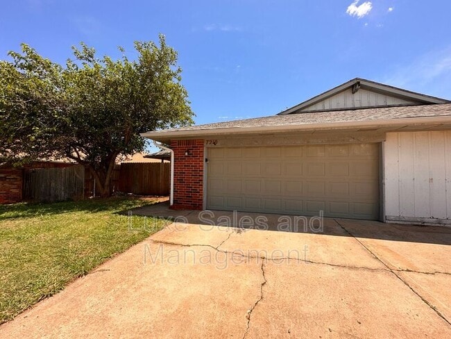 Building Photo - 7210 Kings Manor Ct