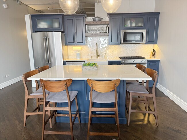 Building Photo - 500 S Clinton St