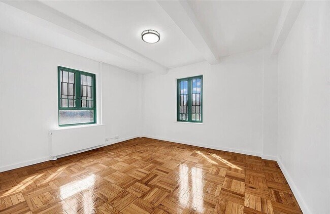 Building Photo - 1569 Metropolitan Ave