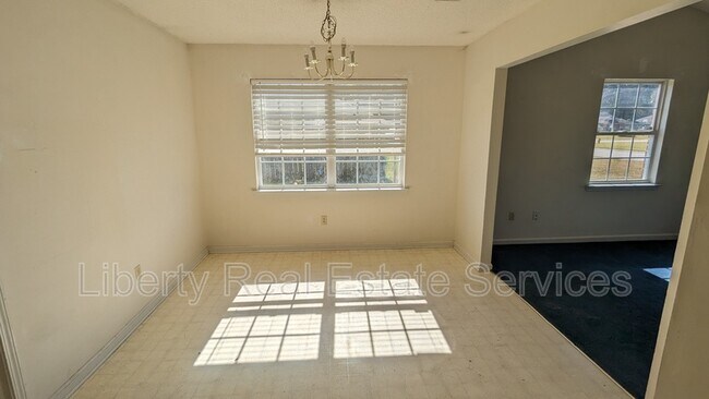 Building Photo - 1003 Lamar Ct