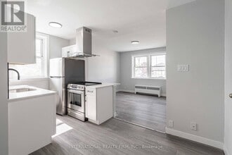 Building Photo - 215 Hamilton