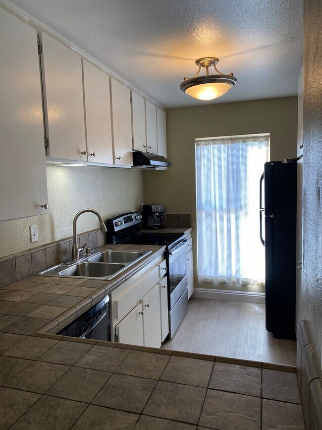 Foto del edificio - Beautiful 2 Bed, 2.5 Bath Condo in La Mesa
