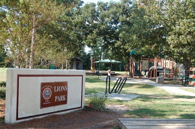 Foto del edificio - 208 Oxford Dr