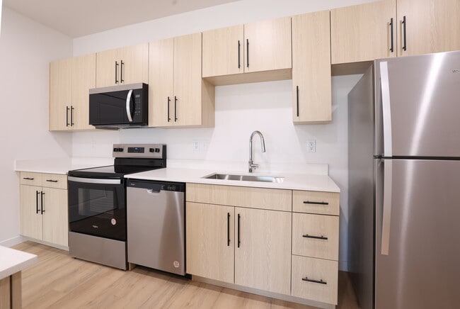 The Alpine - Parkway Apartments